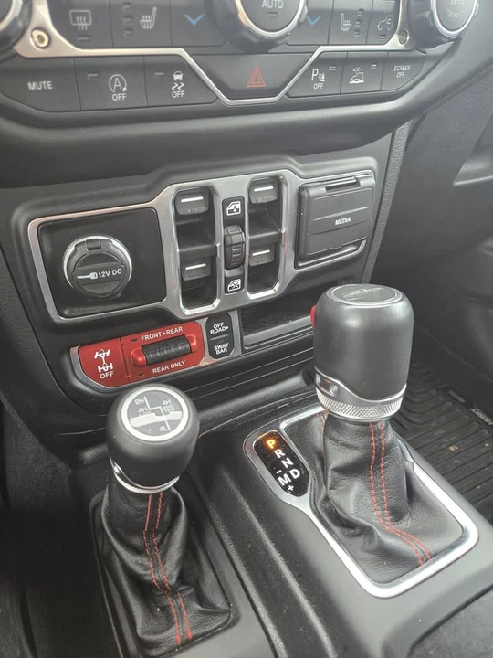 2021 Jeep JT Gladiator - Image 13 of 15