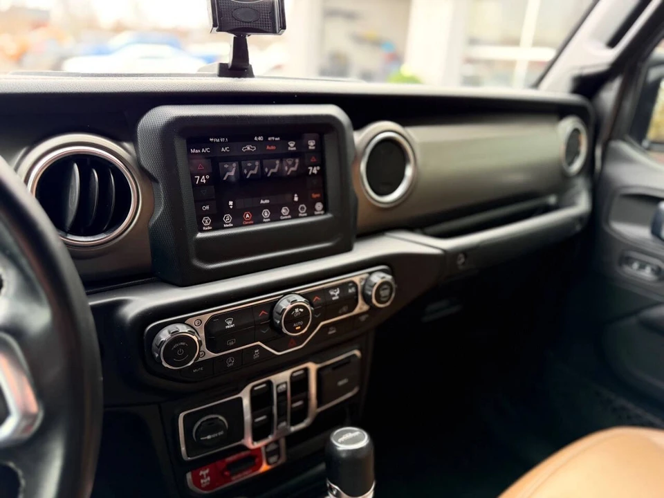 2021 Jeep JT Gladiator - Image 17 of 21