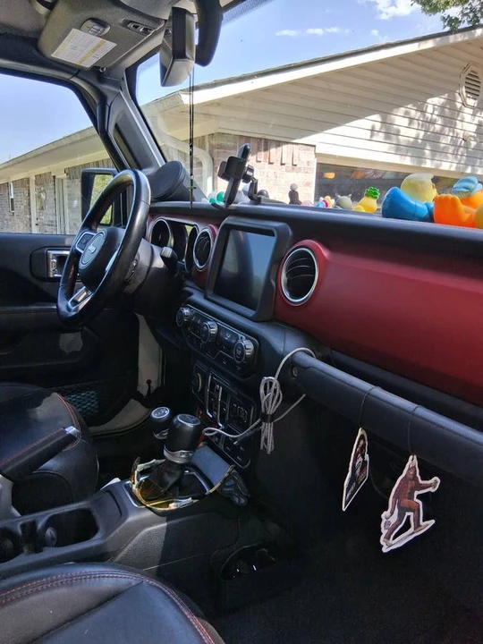 2021 Jeep JT Gladiator - Image 14 of 24