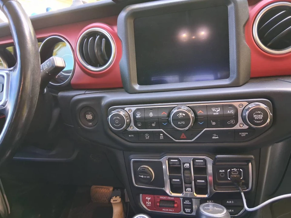 2021 Jeep JT Gladiator - Image 18 of 24