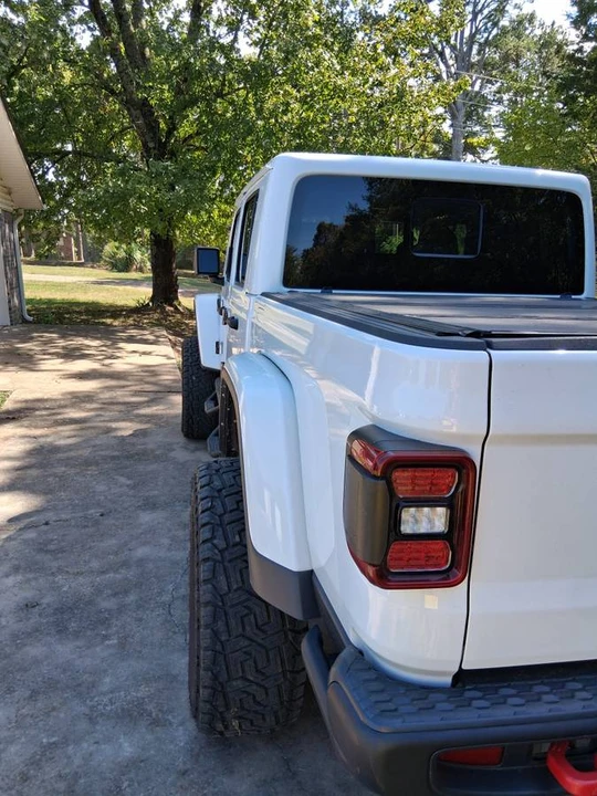 2021 Jeep JT Gladiator - Image 11 of 24