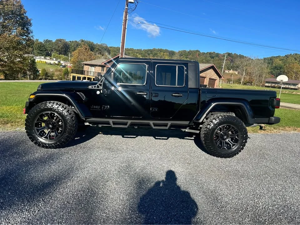 2021 Jeep JT Gladiator - Image 2 of 10