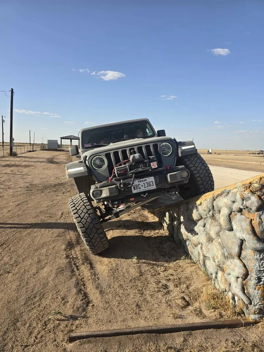 2021 Jeep JT Gladiator - Image 5 of 11
