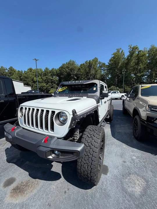 2021 Jeep JT Gladiator - Image 2 of 9