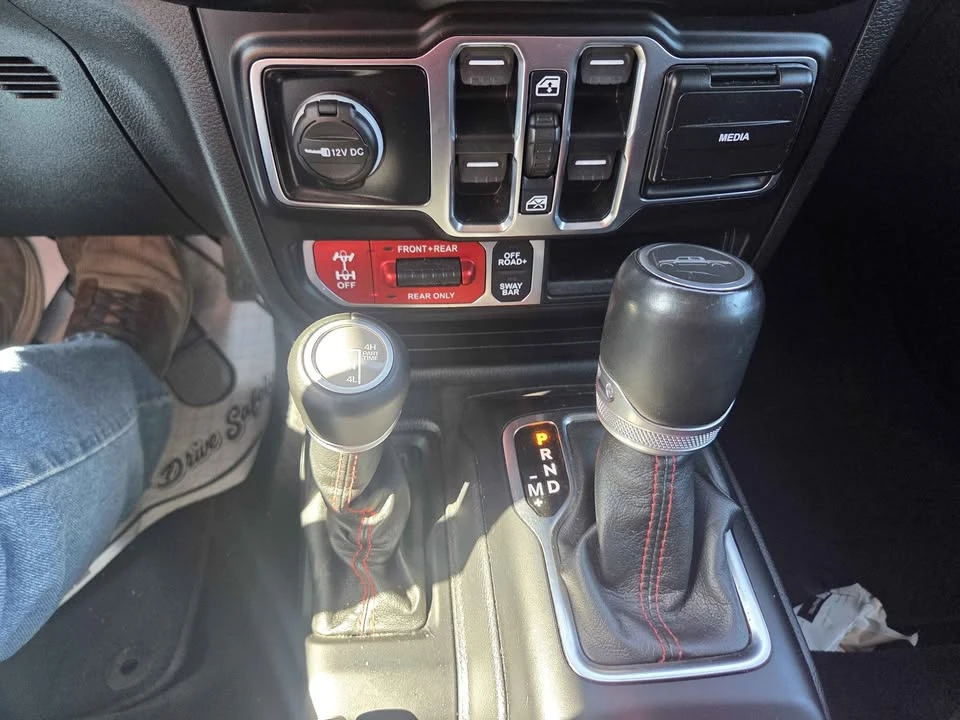 2021 Jeep JT Gladiator - Image 17 of 18