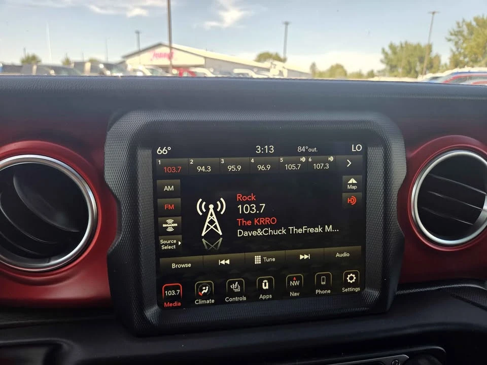 2021 Jeep JT Gladiator - Image 15 of 18