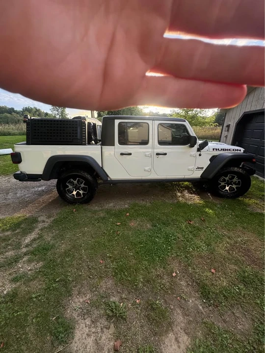 2021 Jeep JT Gladiator - Image 2 of 16