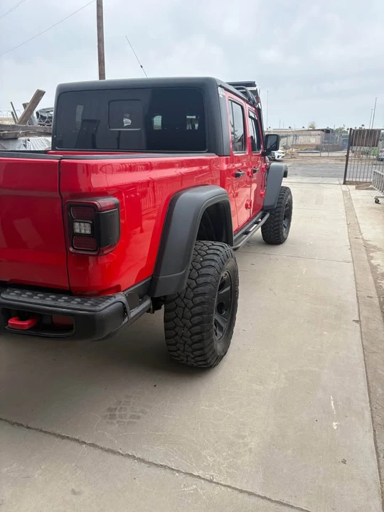 2021 Jeep JT Gladiator - Image 16 of 17