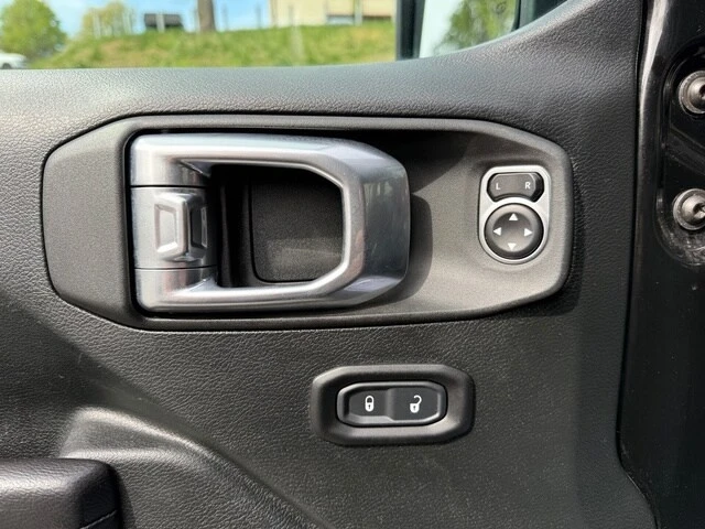 2021 Jeep JT Gladiator - Image 14 of 29