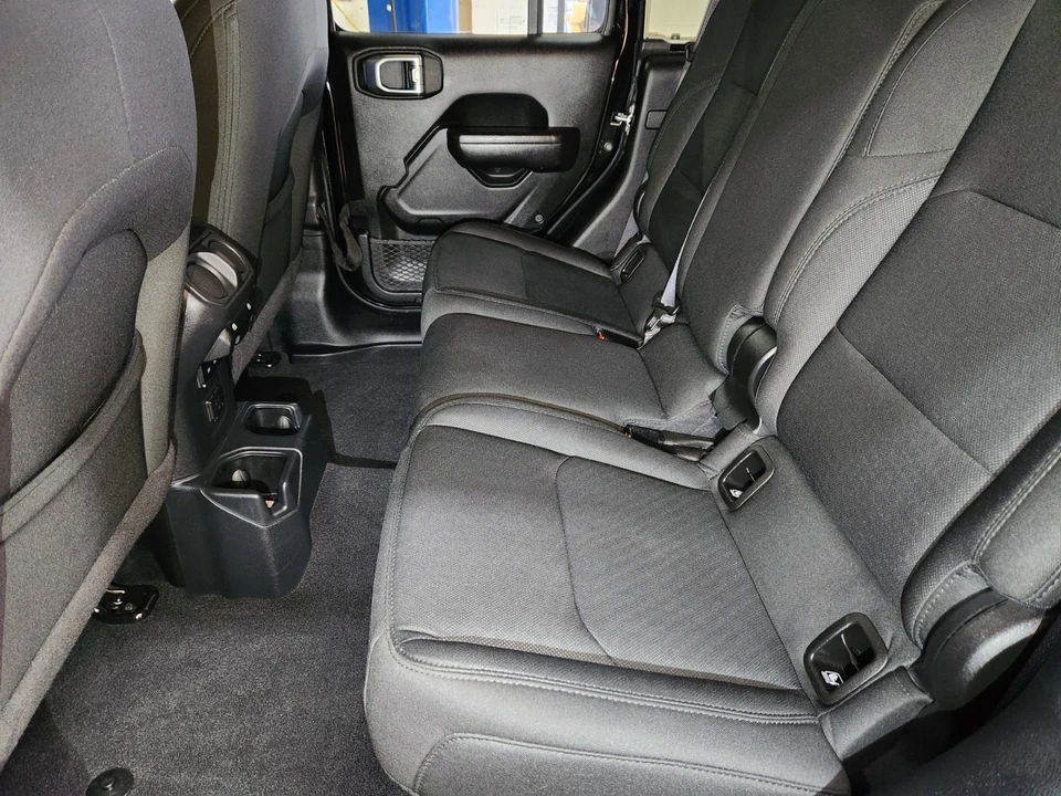 2021 Jeep JT Gladiator - Image 19 of 23