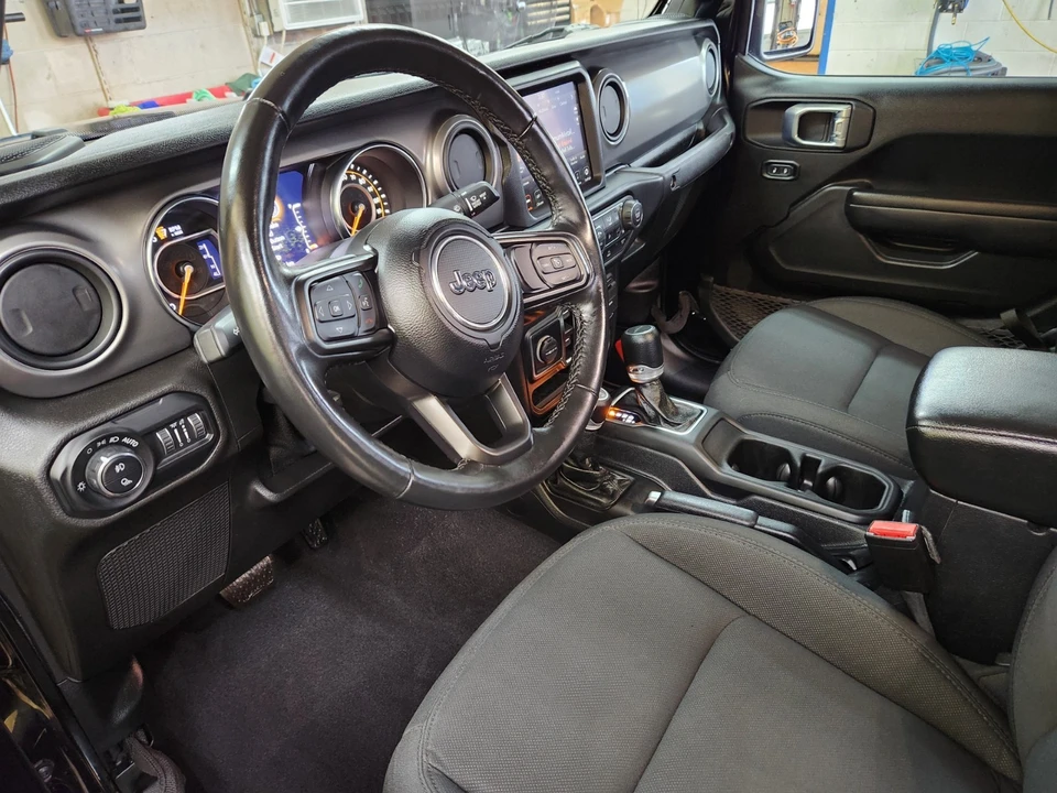 2021 Jeep JT Gladiator - Image 17 of 23