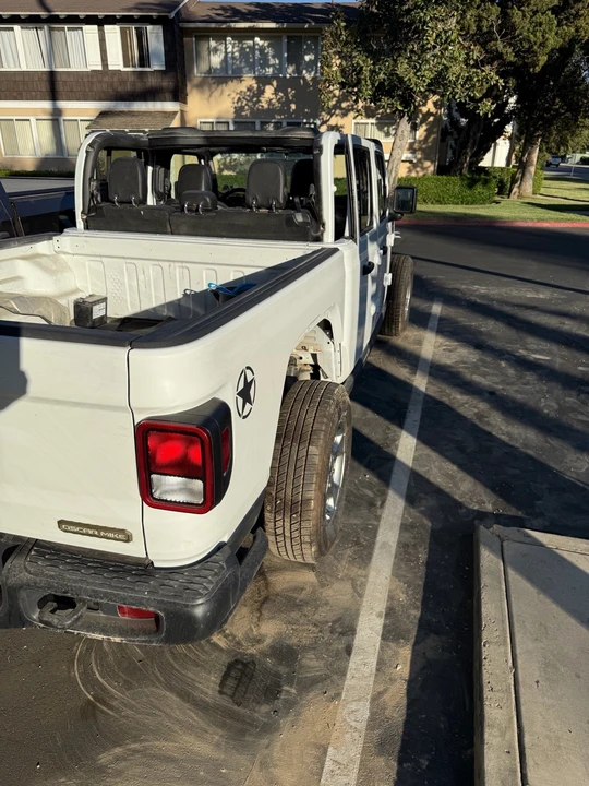 2021 Jeep JT Gladiator - Image 4 of 10