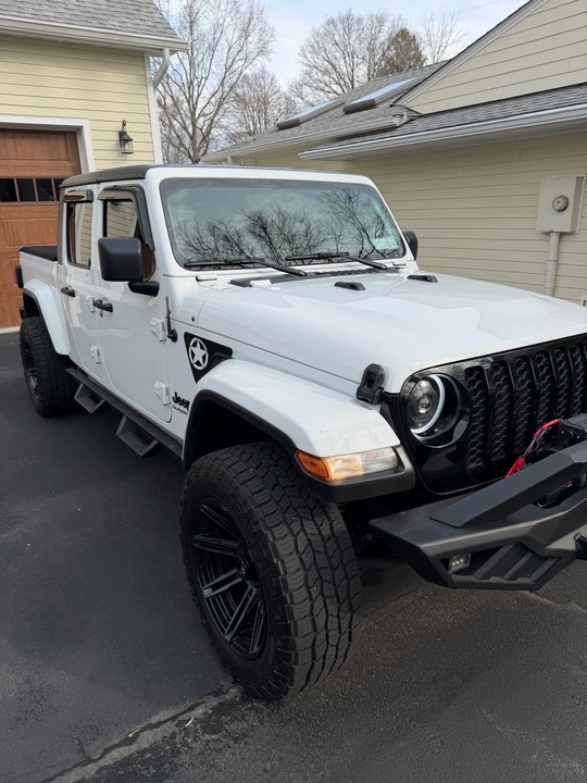 2021 Jeep JT Gladiator - Image 2 of 15