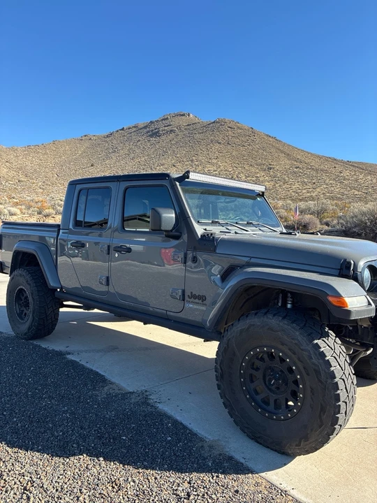 2021 Jeep JT Gladiator - Image 2 of 16