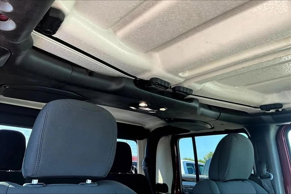2021 Jeep JT Gladiator - Image 17 of 20