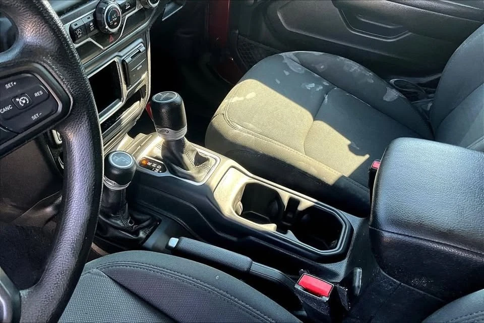 2021 Jeep JT Gladiator - Image 14 of 20