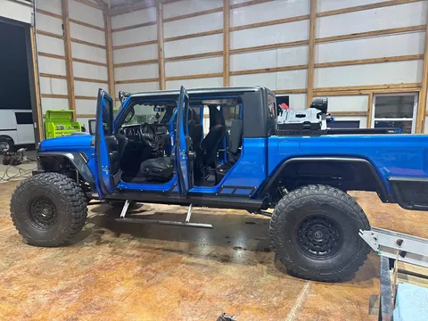 2021 Jeep Gladiator Sport Altitude Pickup 4D 5 ft