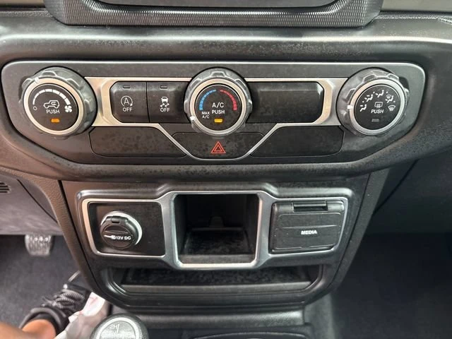2021 Jeep JT Gladiator - Image 15 of 20