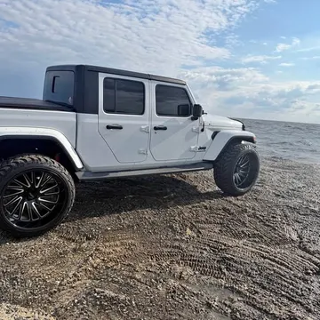 2021 Jeep Gladiator Sport Pickup 4D 5 ft