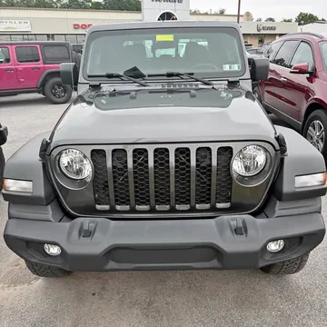 2021 Jeep Gladiator Sport Pickup 4D 5 ft