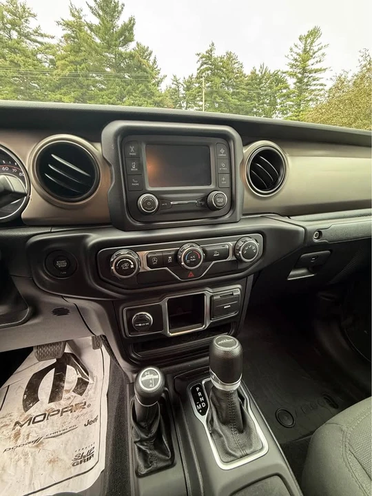 2021 Jeep JT Gladiator - Image 3 of 15