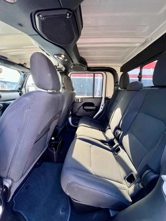 2021 Jeep JT Gladiator - Image 16 of 19