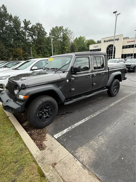 2021 Jeep JT Gladiator - Image 2 of 15