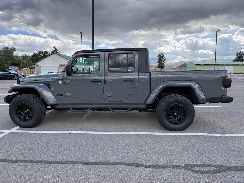 2021 Jeep JT Gladiator - Image 2 of 9