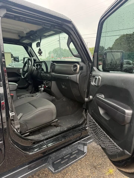 2021 Jeep JT Gladiator - Image 12 of 17