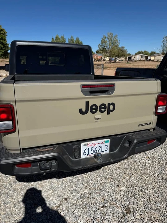 2021 Jeep JT Gladiator - Image 2 of 10