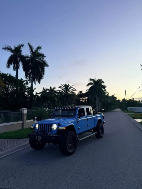 2021 Jeep JT Gladiator - Image 2 of 5
