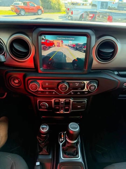 2021 Jeep JT Gladiator - Image 12 of 19