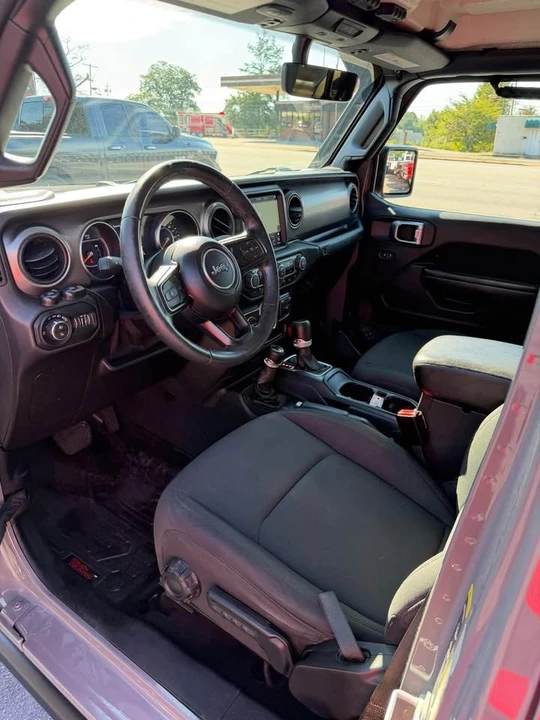 2021 Jeep JT Gladiator - Image 18 of 19