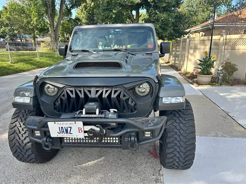 2021 Jeep Gladiator Sport Pickup 4D 5 ft