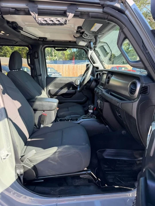 2021 Jeep JT Gladiator - Image 16 of 19