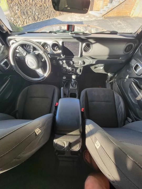 2021 Jeep JT Gladiator - Image 3 of 4
