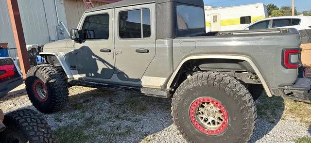 2021 Jeep Gladiator Sport Pickup 4D 5 ft