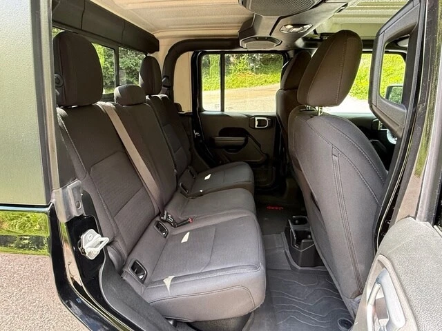 2021 Jeep JT Gladiator - Image 16 of 28