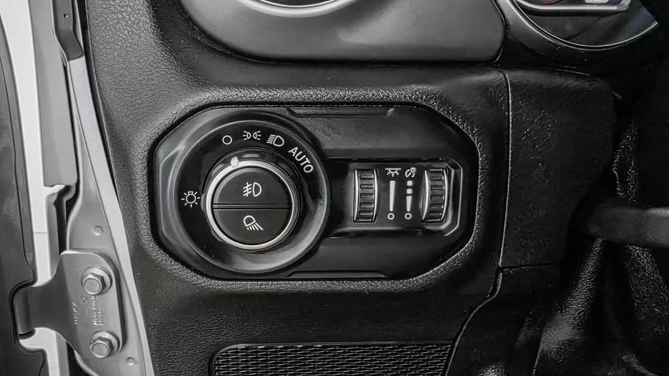 2021 Jeep JT Gladiator - Image 11 of 18
