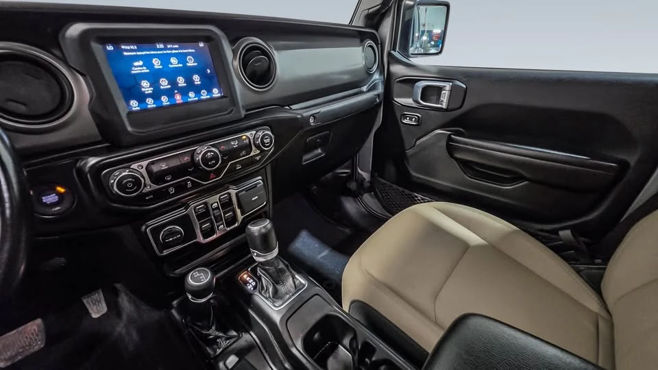 2021 Jeep JT Gladiator - Image 15 of 18