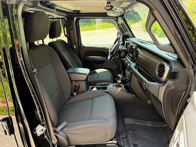 2021 Jeep JT Gladiator - Image 17 of 28
