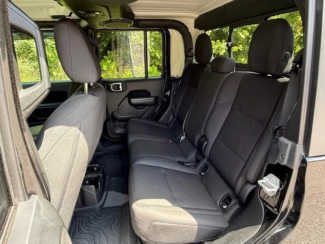 2021 Jeep JT Gladiator - Image 15 of 28