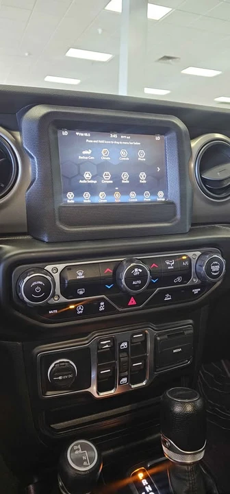 2021 Jeep JT Gladiator - Image 11 of 19