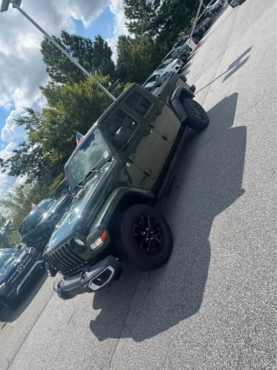 2021 Jeep JT Gladiator - Image 2 of 7