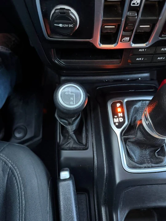 2021 Jeep JT Gladiator - Image 15 of 18