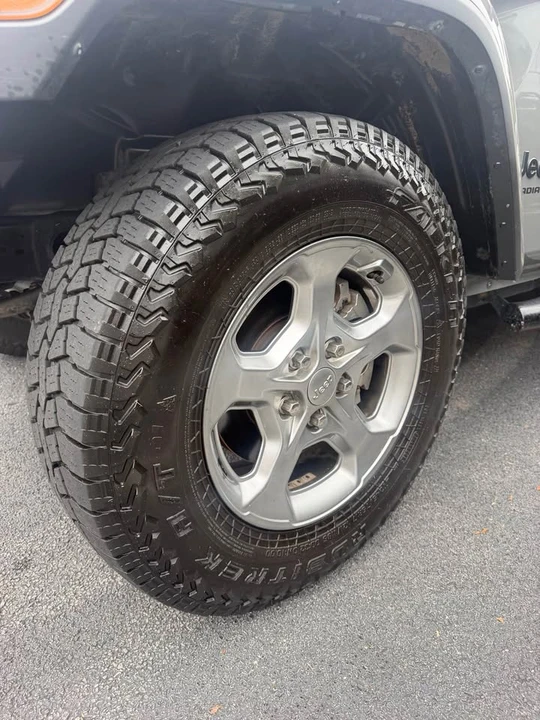 2021 Jeep JT Gladiator - Image 16 of 17