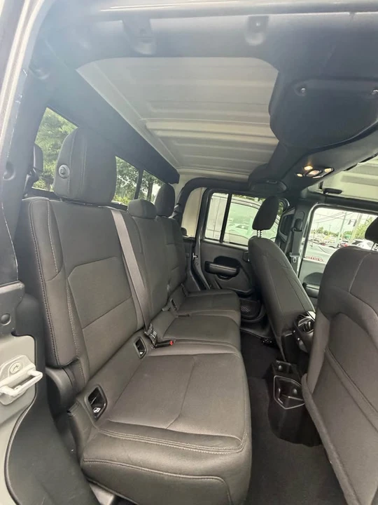 2021 Jeep JT Gladiator - Image 14 of 17