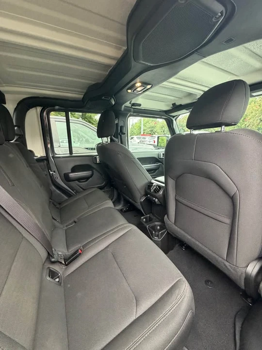 2021 Jeep JT Gladiator - Image 13 of 17