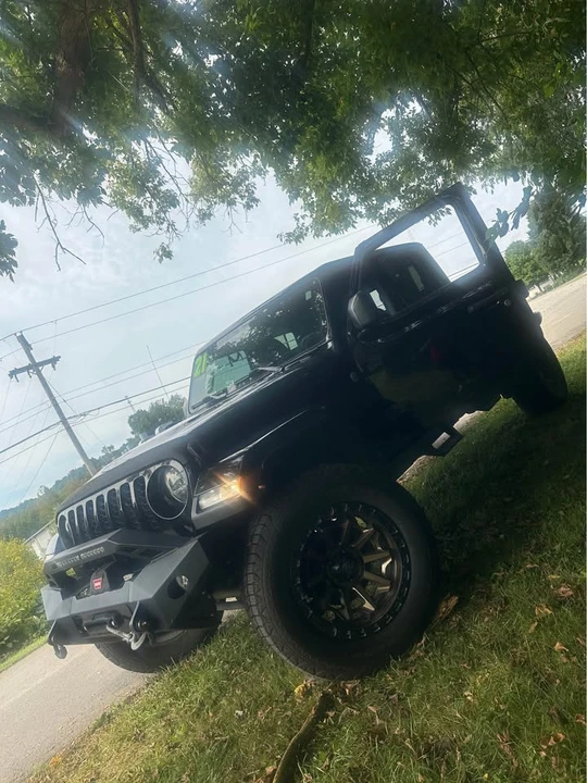2021 Jeep JT Gladiator - Image 3 of 4