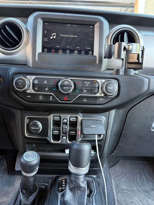 2021 Jeep JT Gladiator - Image 9 of 19